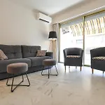 Beautiful Apartment In Cannes With Kitchen